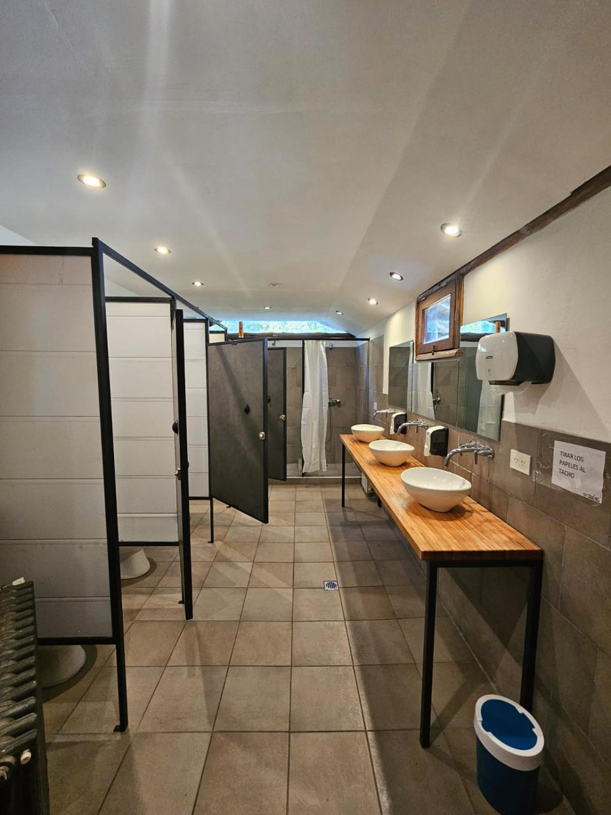Hostel Capsula Refugio Oeste San Carlos de Bariloche Exterior photo